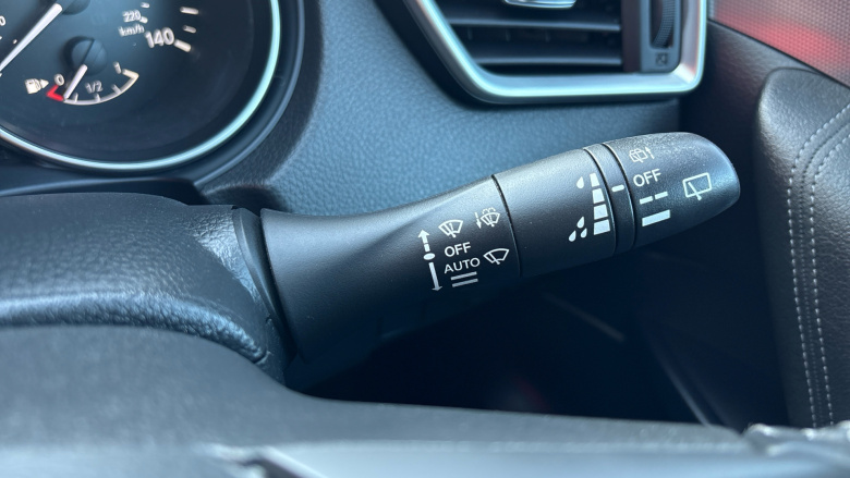 Nissan Qashqai 1.3 DiG-T Tekna 5dr Petrol Hatchback